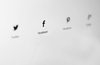 Facebook Ads – Crowdfunding – Crowdbooks